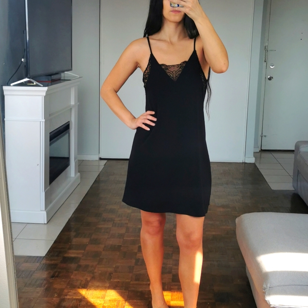 BLACK DRESS